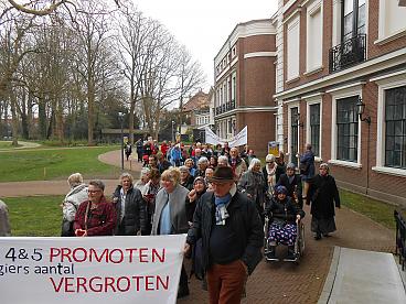 https://noord-holland.sp.nl/nieuws/2018/04/negentig-boze-buspassagiers-naar-provinciehuis-tegen-afbraak-openbaar-vervoer